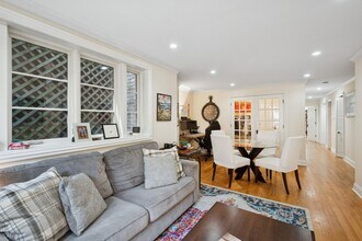1237 N Dearborn St in Chicago, IL - Building Photo - Building Photo