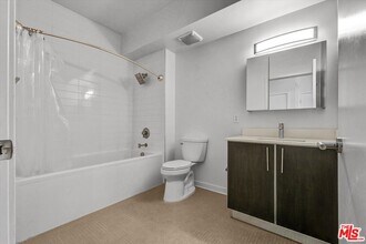 4215 Glencoe Ave in Marina Del Rey, CA - Building Photo - Building Photo
