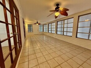 8670 SW 28th St in Miami, FL - Building Photo - Building Photo