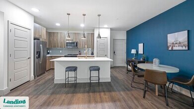 2323 E Highland Ave, Unit 2332 in Phoenix, AZ - Foto de edificio - Building Photo