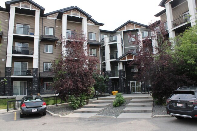 175 Panatella Hill NW in Calgary, AB - Building Photo - Building Photo