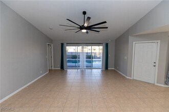 3073 NW 4th Ave, Unit 1949 in Cape Coral, FL - Building Photo - Building Photo