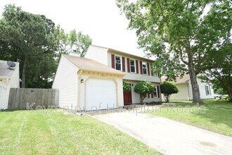 1941 Stillwood Ln in Virginia Beach, VA - Building Photo - Building Photo