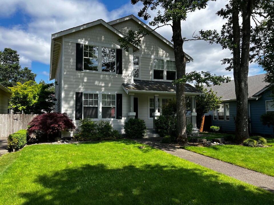 2152 Anderson Ave in Dupont, WA - Building Photo