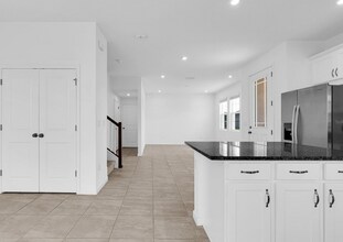 1148 Lakeshore Breeze Pl in Kissimmee, FL - Foto de edificio - Building Photo