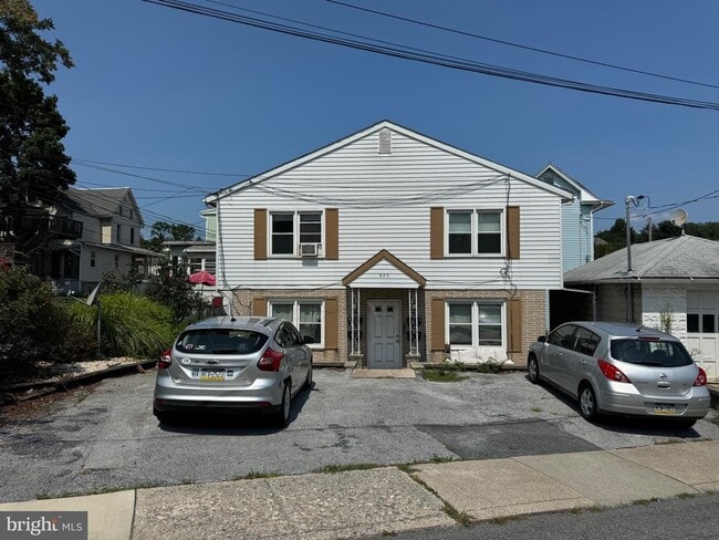 property at 623 State St