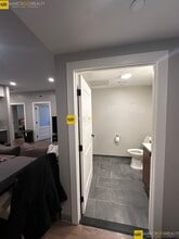 128 Hemenway St, Unit #5 in Boston, MA - Building Photo - Building Photo