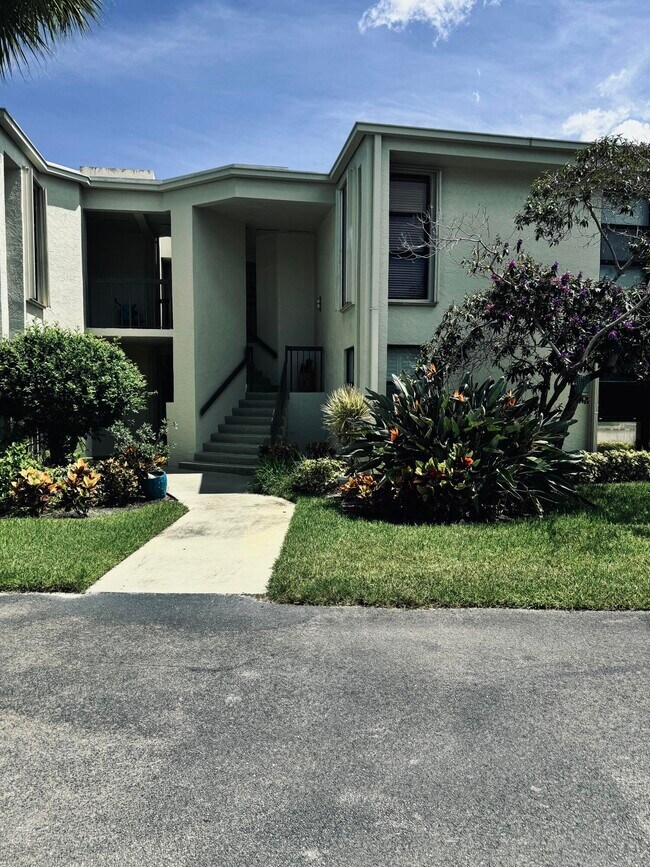 6371 La Costa Dr in Boca Raton, FL - Building Photo - Building Photo