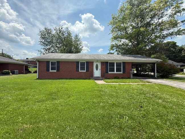 610 Greenbriar Dr in Harrodsburg, KY - Foto de edificio - Building Photo