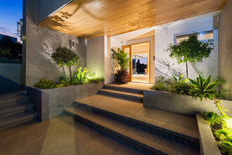 7551 Hermes Dr in Los Angeles, CA - Building Photo - Building Photo