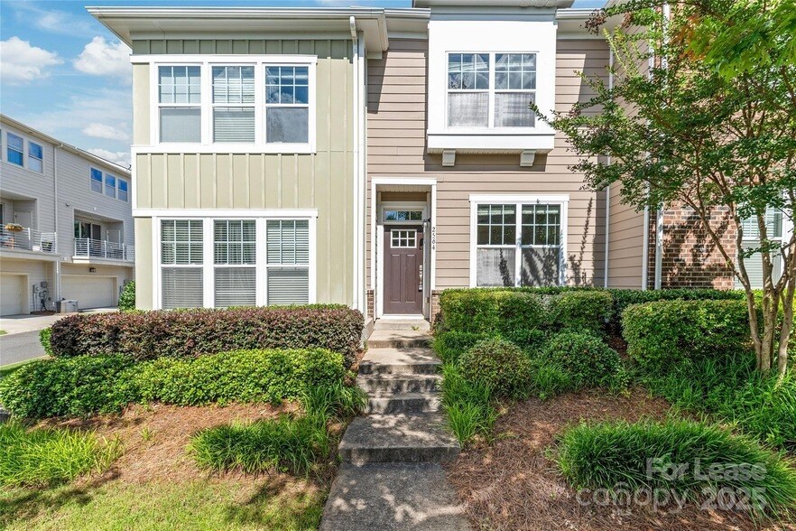2564 Tranquil Oak Pl in Charlotte, NC - Building Photo