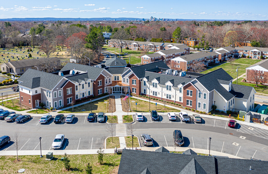 Center Village in Glastonbury, CT - Foto de edificio