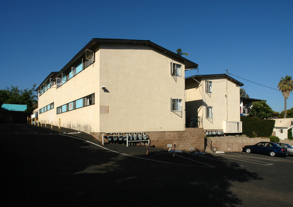 Malabar Apartments in Santa Barbara, CA - Building Photo