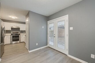 3 Bed, 1.5 Bath Townhome in Bryan for August Move In! in Bryan, TX - Building Photo - Building Photo