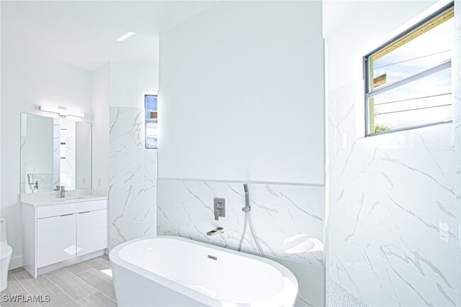 property at 3206 SW 5th Ave