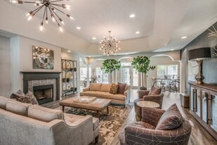 Hillside Square in Gainesville, GA - Building Photo