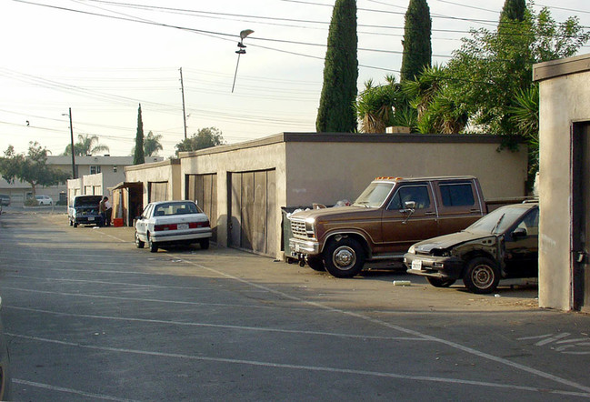 1810-1838 E Wilson Ave in Orange, CA - Building Photo - Other