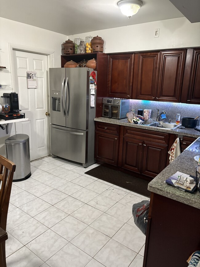 2246 Monroe St in Hollywood, FL - Foto de edificio - Building Photo