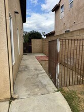 15151 Blackthorne Dr in Fontana, CA - Building Photo - Building Photo
