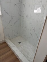 2212 Fox Hills Dr, Unit 2214 in Los Angeles, CA - Foto de edificio - Building Photo