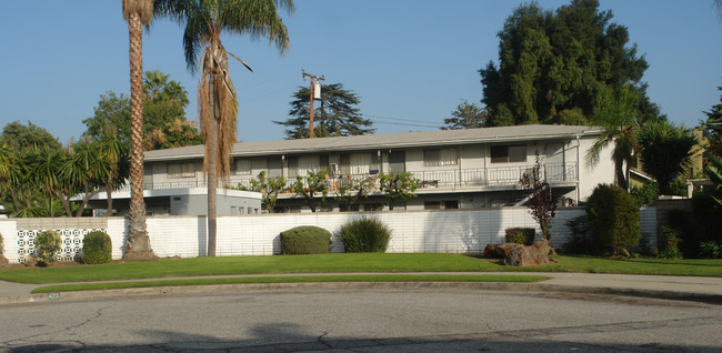 425-445 Front St in Covina, CA - Building Photo - Building Photo