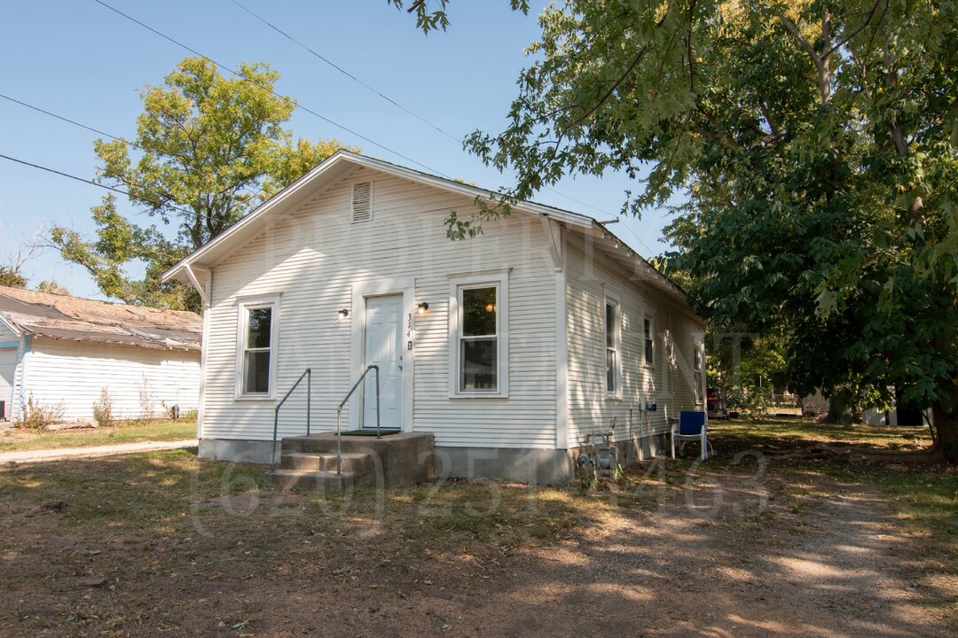 314 S Montgomery St in Cherryvale, KS - Building Photo