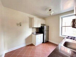 321 Larchmont Acres in Larchmont, NY - Building Photo - Building Photo