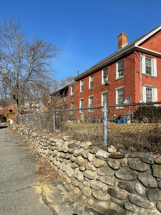 22 School St in Fitchburg, MA - Foto de edificio