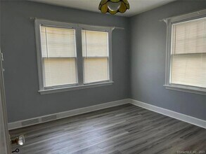 205 Chipman St in Waterbury, CT - Building Photo - Building Photo