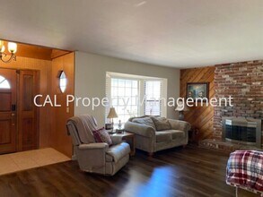 9 San Fernando Cir in Salinas, CA - Building Photo - Building Photo