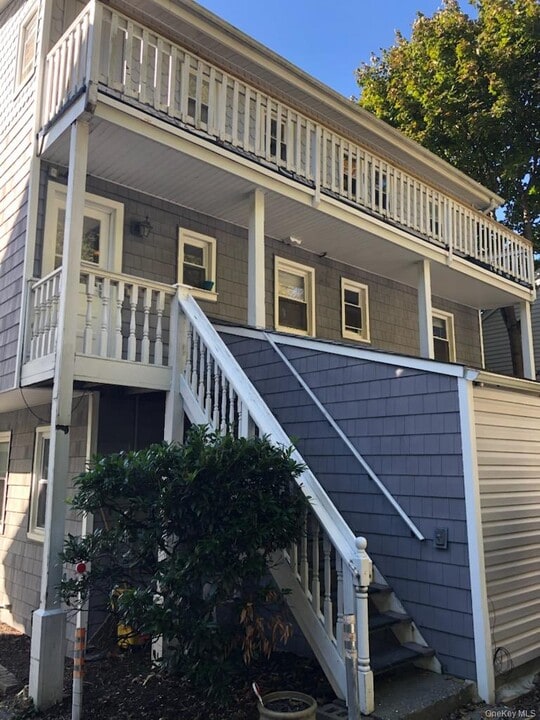 76 Bayview Ave in Northport, NY - Building Photo