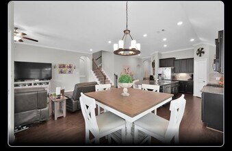 138 Verismo Ct in Montgomery, TX - Foto de edificio - Building Photo