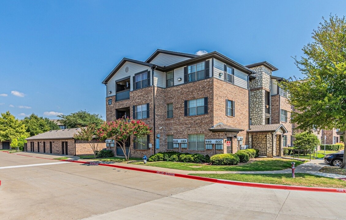 The Cesera 55+ Apartments in Garland, TX - Foto de edificio
