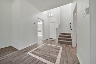 305 Crooked Pine Court in Conroe, TX - Building Photo - Building Photo