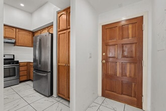 1559 Winona Blvd, Unit D3 in Los Angeles, CA - Foto de edificio - Building Photo