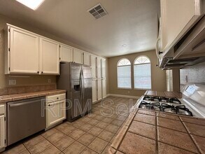 1724 Magenta Dr in Roseville, CA - Building Photo - Building Photo