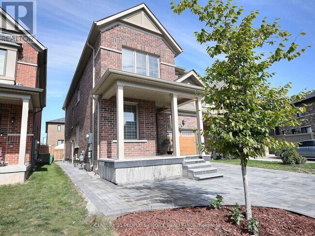 34 Cyclone Trail in Brampton, ON - Building Photo - Building Photo