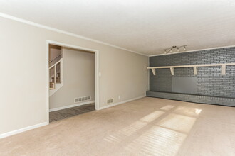 3656 Chestnut Lake Ct in Jonesboro, GA - Building Photo - Building Photo