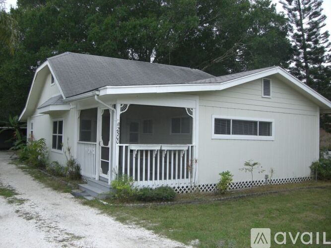2500 Ashton Rd in Sarasota, FL - Building Photo