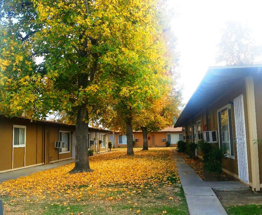 Casa Del Sol in Bakersfield, CA - Building Photo