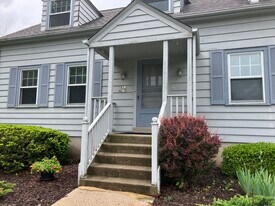 W52N677 Highland Dr, Unit Cedarburg duplex upper in Cedarburg, WI - Building Photo