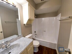 1611 Hazelwood St in Conroe, TX - Building Photo - Building Photo