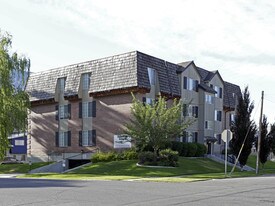 584 E 600 N Apartments