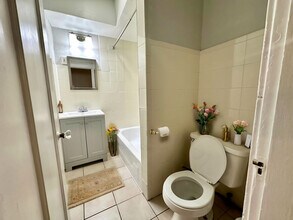 330 St Paul St in Brookline, MA - Building Photo - Building Photo