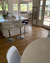 1110 W Muirlands Dr in San Diego, CA - Foto de edificio - Building Photo