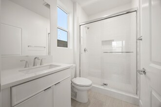 124 Tiffin in Irvine, CA - Building Photo - Building Photo