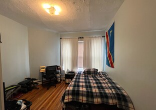 56 Cedar St, Unit 2R in Cambridge, MA - Building Photo - Building Photo