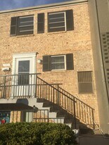 5911 Mayflower Ct, Unit 5911 Mayflower Court in Alexandria, VA - Building Photo