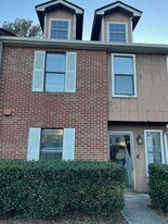 8253 Canyon Forge Dr in Riverdale, GA - Building Photo