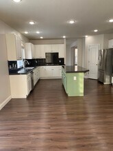 7117 Heatherwood Dr in Reno, NV - Building Photo - Building Photo